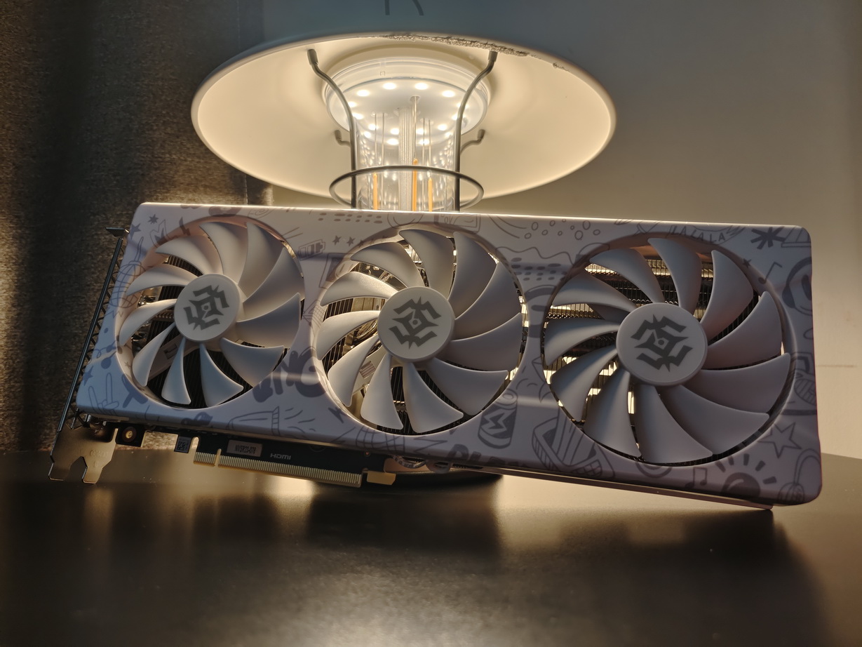 甜点甜在哪?我用索泰RTX 4060 Ti X-GAMING OC欧泊白找到了答案 - 第1张 - 智趣东西 甜点甜在哪?我用索泰RTX 4060 Ti X-GAMING OC欧泊白找到了答案 - 第1张