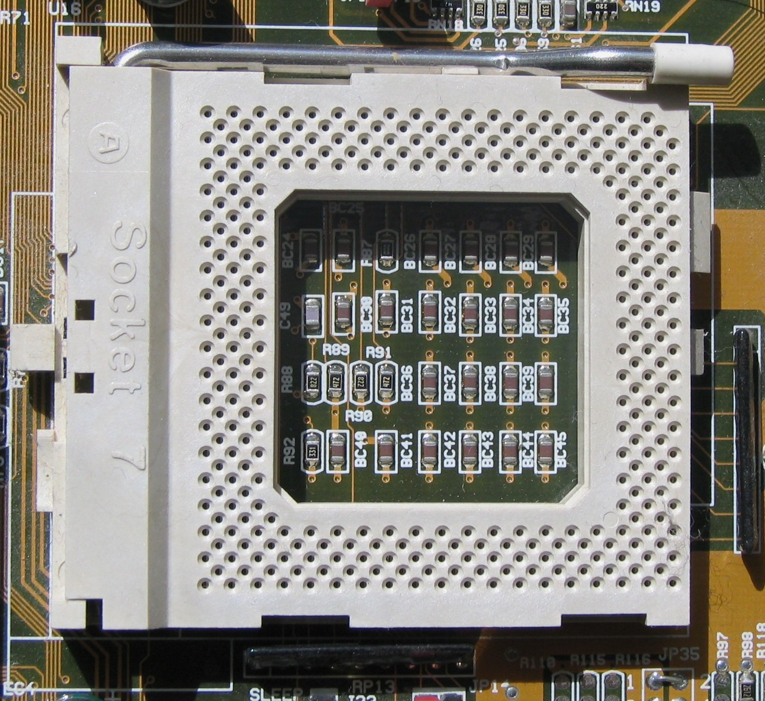 科个普:LGA、PGA?从接口看看CPU - 第13张 - 智趣东西 科个普:LGA、PGA?从接口看看CPU - 第13张