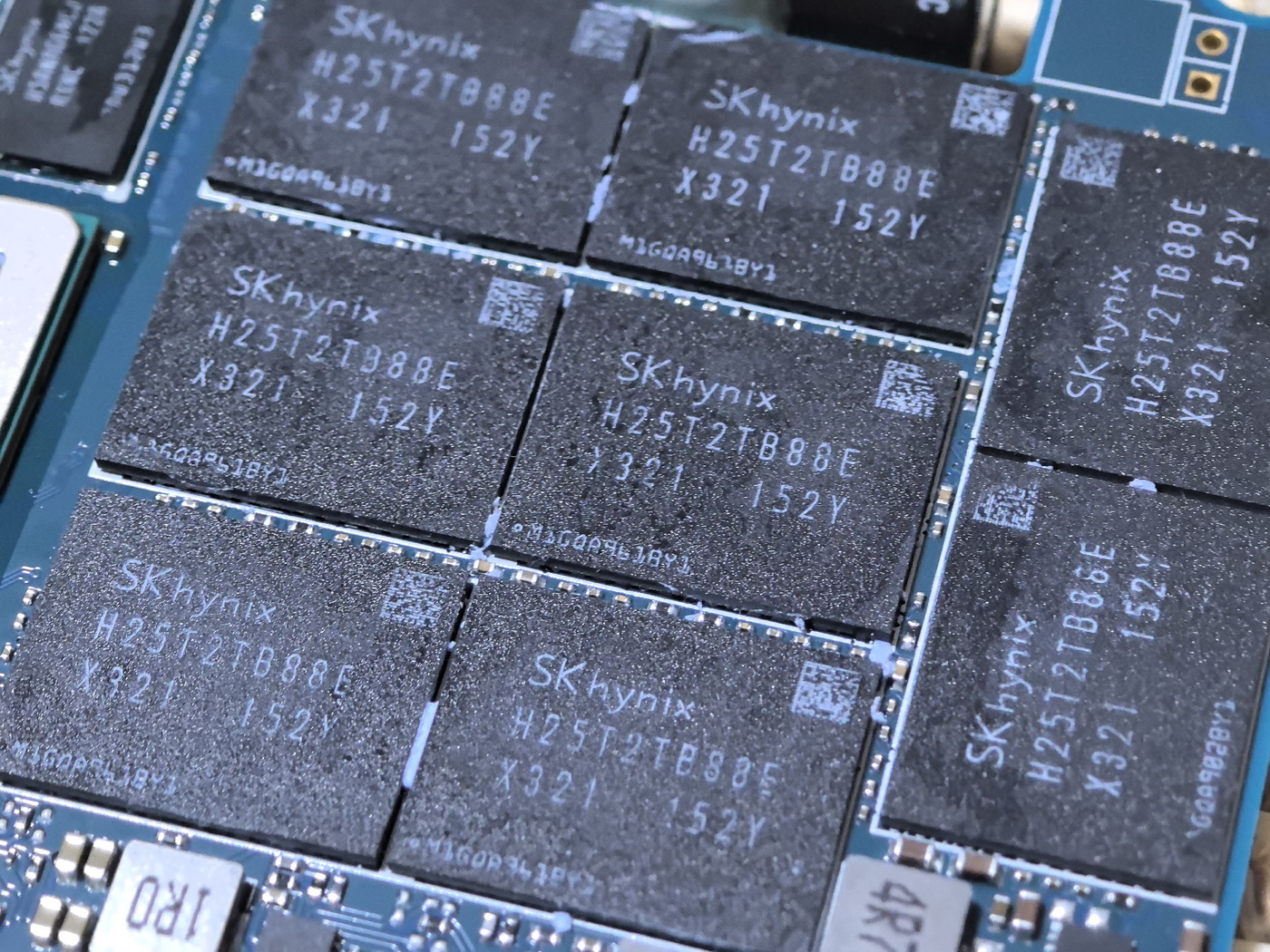 1年了,一个能打的都没有! 希捷雷霆5350H 7.68TB企业级固态硬盘 - 第8张 - 智趣东西 1年了,一个能打的都没有! 希捷雷霆5350H 7.68TB企业级固态硬盘 - 第8张