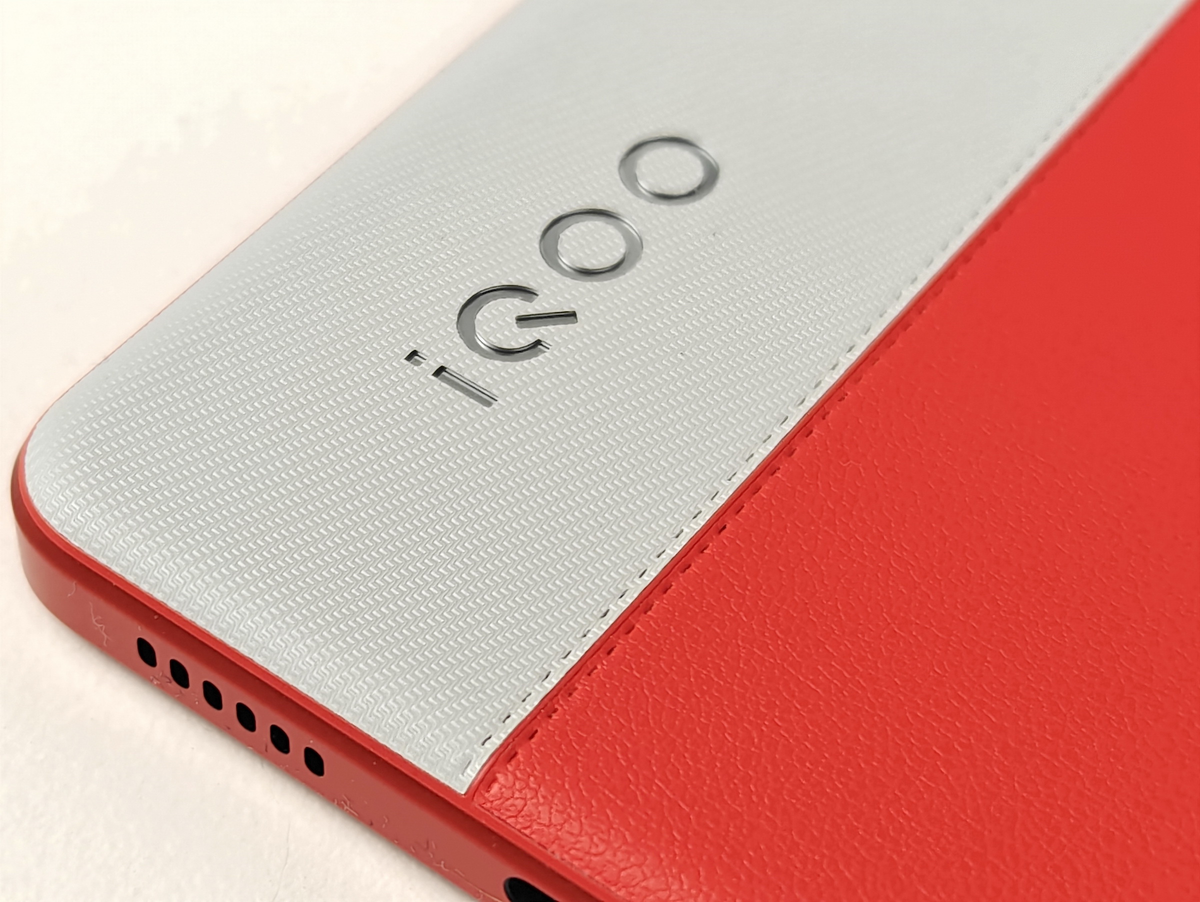 红白魂!游戏利器iQOO Neo9 Pro你会动心么? - 第5张 - 智趣东西 红白魂!游戏利器iQOO Neo9 Pro你会动心么? - 第5张