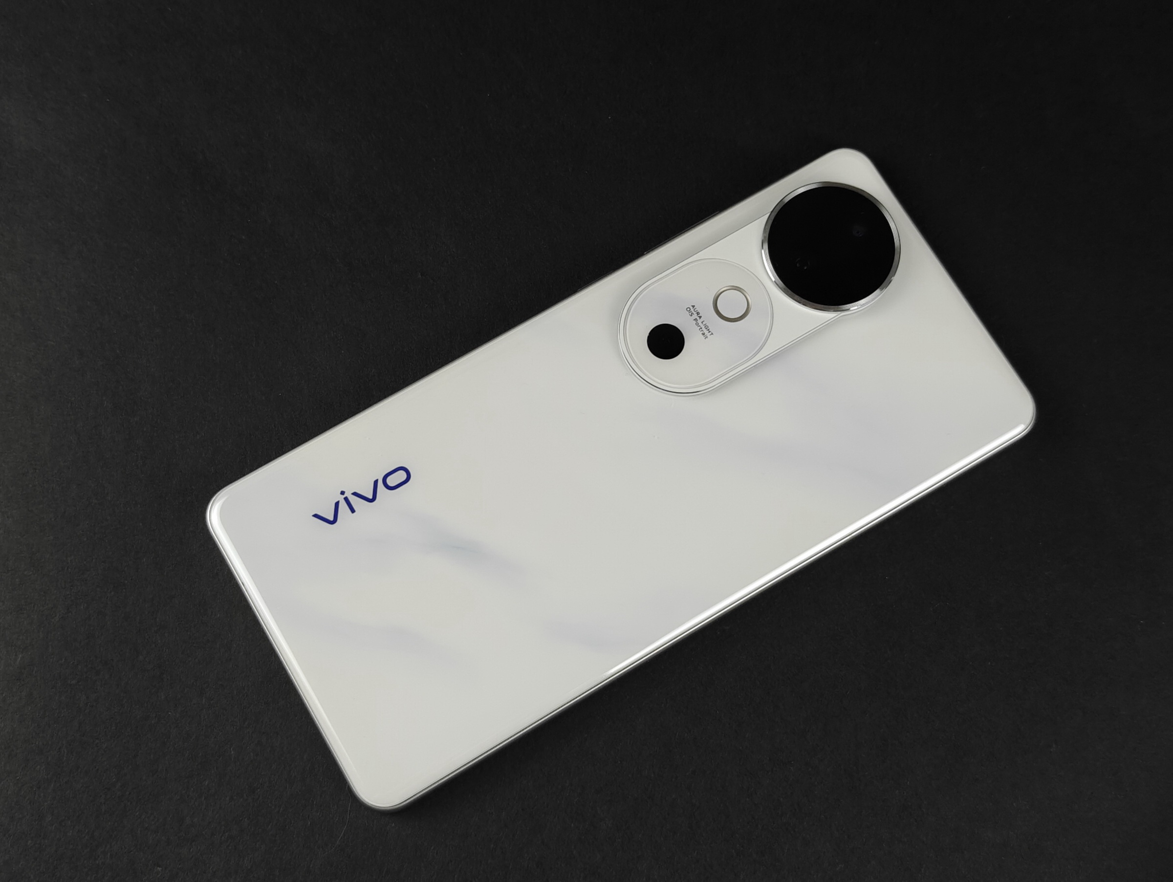 不止AI+拍照 还是年度续航王!vivo S19首测 - 第3张 - 智趣东西 不止AI+拍照 还是年度续航王!vivo S19首测 - 第3张