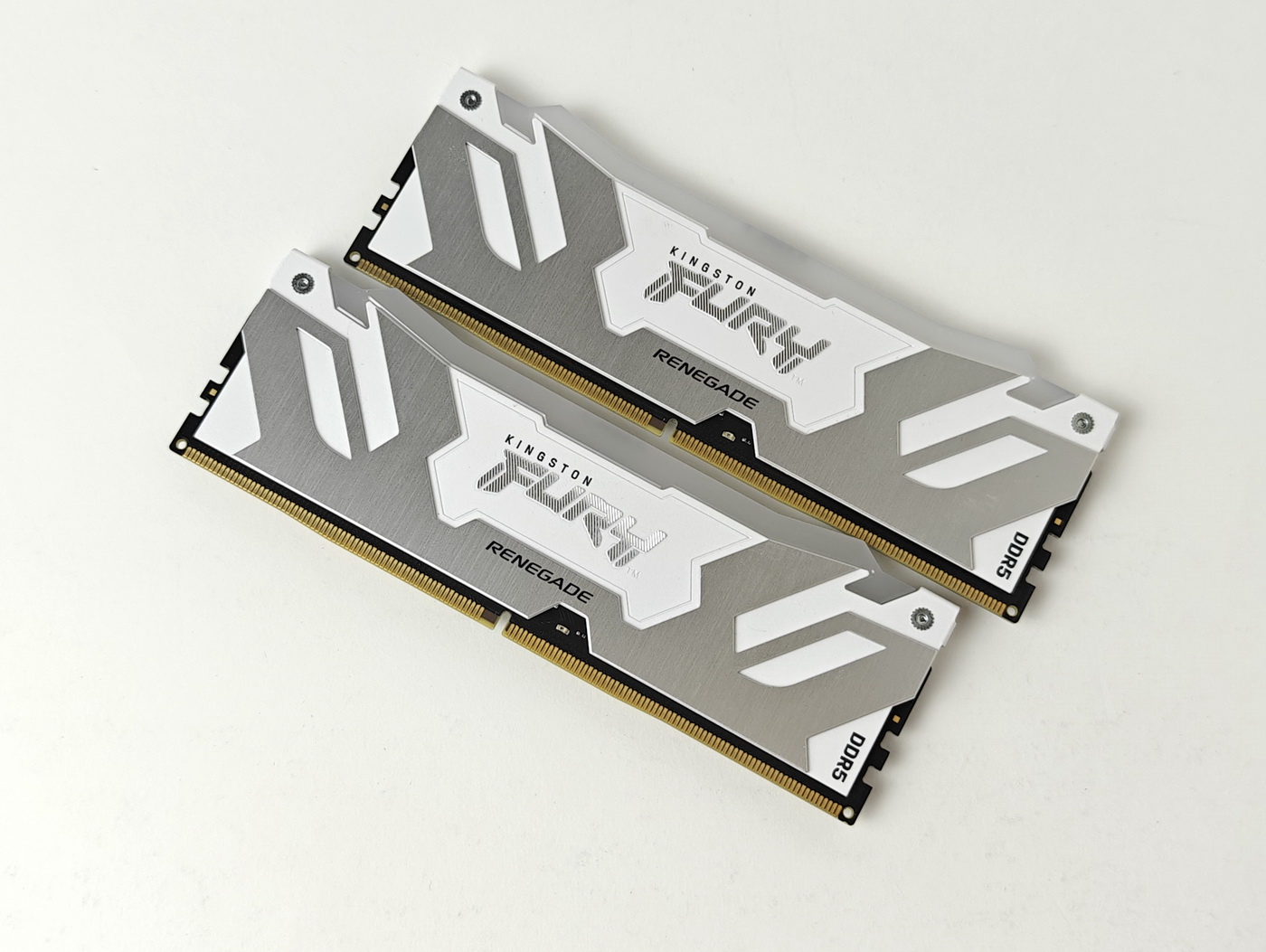 满足你对内存的全部幻想!金士顿FURY叛逆者DDR5 8000 RGB内存试用 - 第2张 - 智趣东西 满足你对内存的全部幻想!金士顿FURY叛逆者DDR5 8000 RGB内存试用 - 第2张