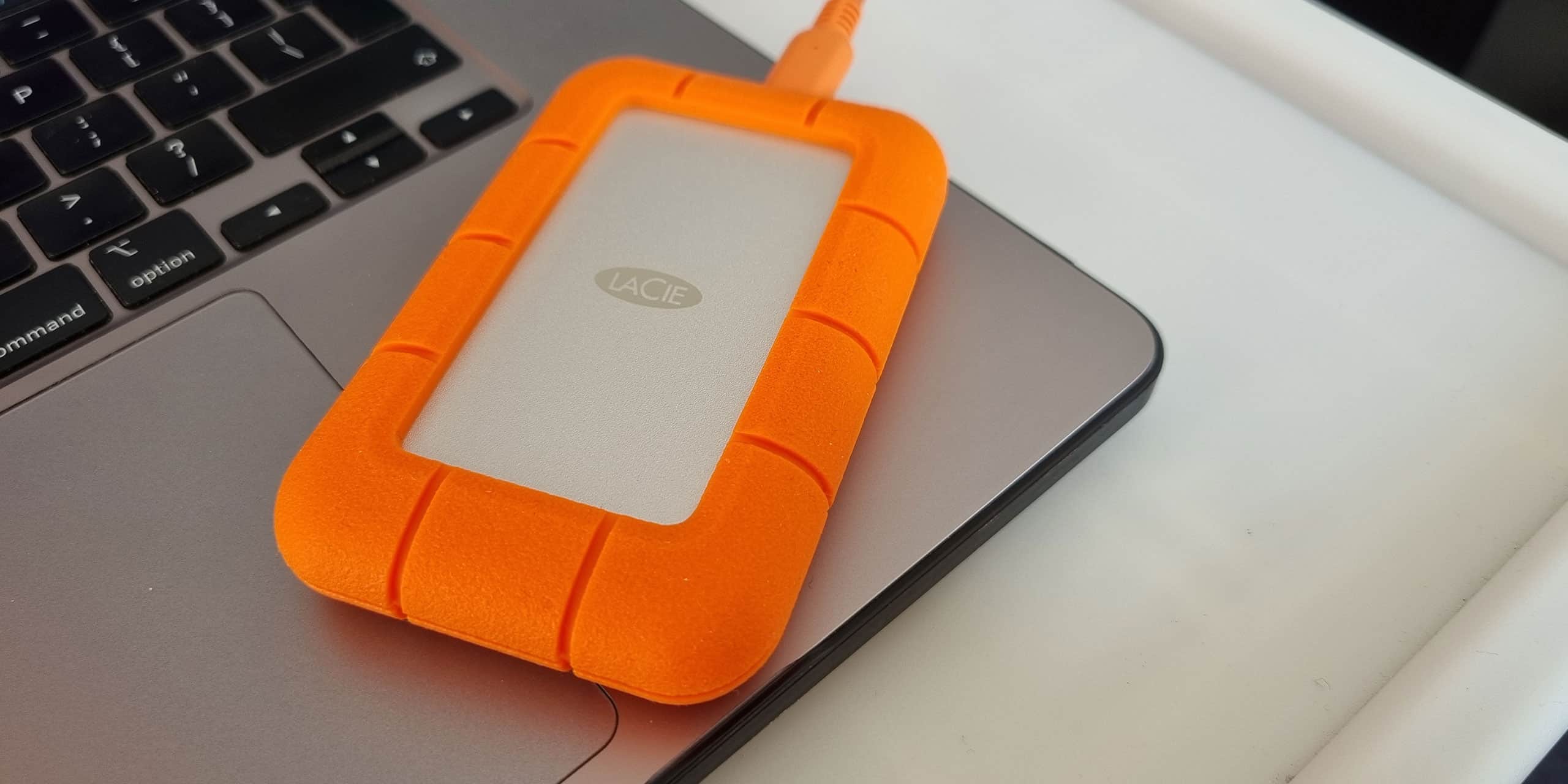 数据安全3+1!雷孜LaCie小金刚 USB-C 2TB三防移动硬盘 - 第1张 - 智趣东西 数据安全3+1!雷孜LaCie小金刚 USB-C 2TB三防移动硬盘 - 第1张