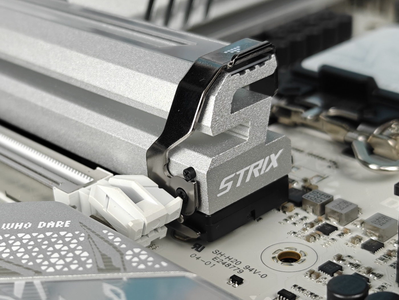 零距离解禁!ROG Strix Z890-A Gaming WiFi 吹雪主板来了 - 第11张 - 智趣东西 零距离解禁!ROG Strix Z890-A Gaming WiFi 吹雪主板来了 - 第11张