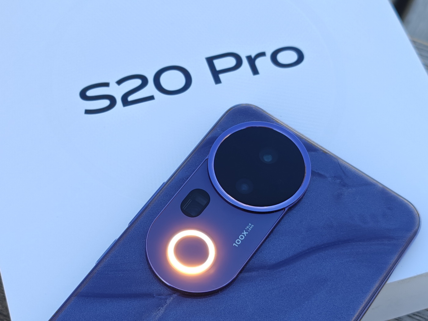 越给越多!潜望长焦+旗舰级SoC的vivo S20 Pro首测来了! - 第1张 - 智趣东西 越给越多!潜望长焦+旗舰级SoC的vivo S20 Pro首测来了! - 第1张