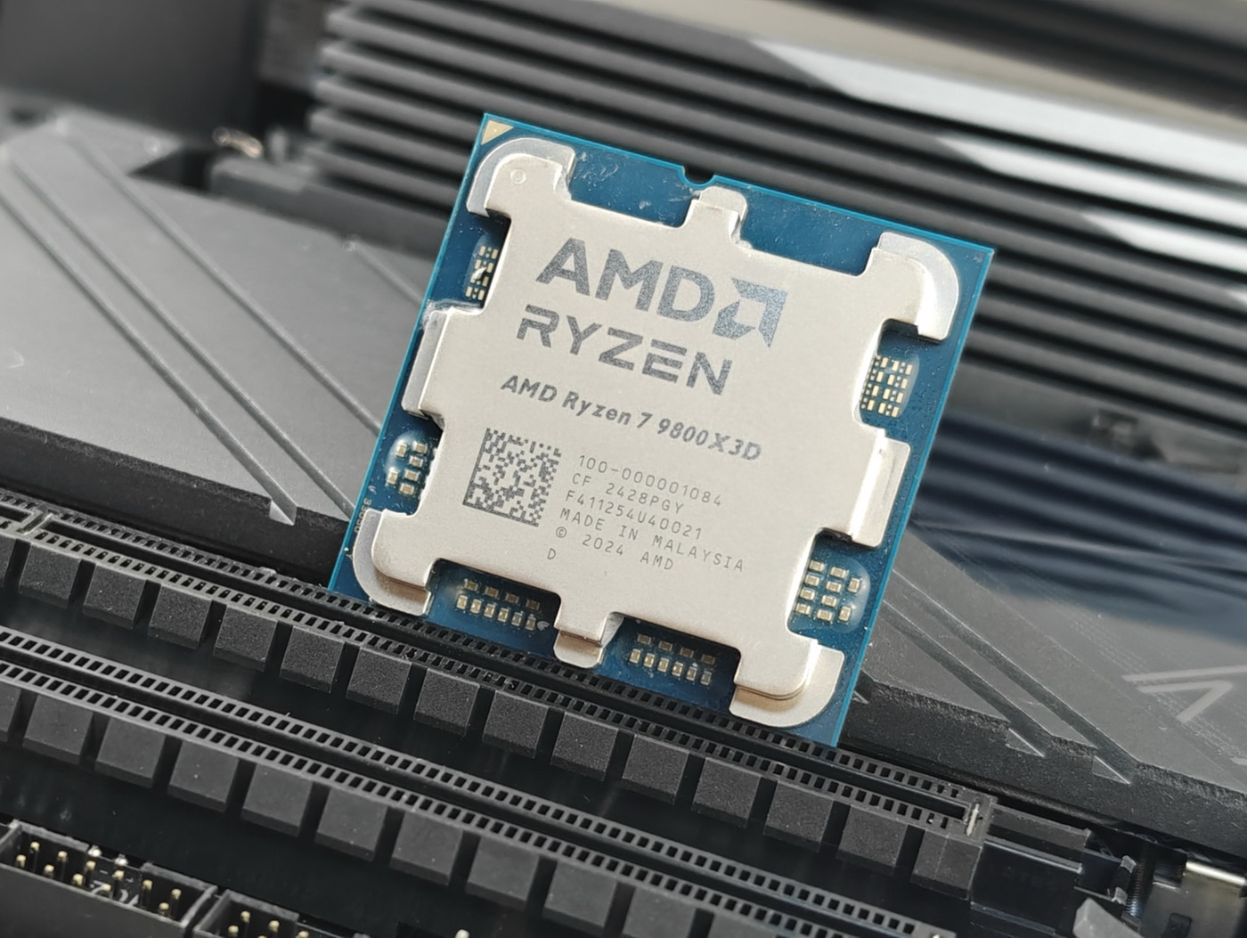 再强调亿次 它就是地表最强游戏处理器!AMD 锐龙7 9800X3D测试 - 第4张 - 智趣东西 再强调亿次 它就是地表最强游戏处理器!AMD 锐龙7 9800X3D测试 - 第4张