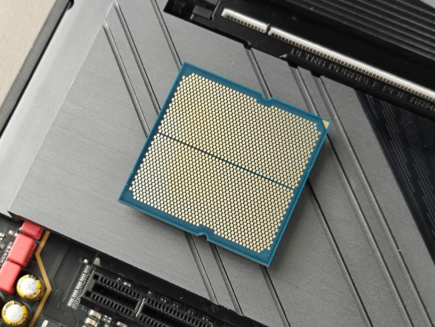 再强调亿次 它就是地表最强游戏处理器!AMD 锐龙7 9800X3D测试 - 第5张 - 智趣东西 再强调亿次 它就是地表最强游戏处理器!AMD 锐龙7 9800X3D测试 - 第5张