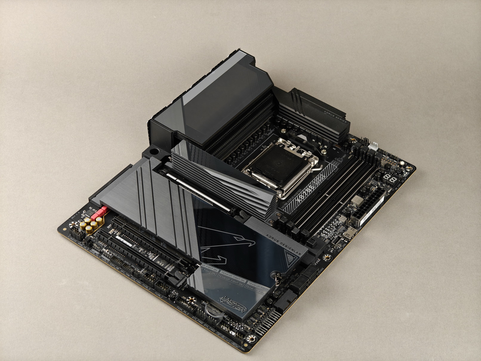 再强调亿次 它就是地表最强游戏处理器!AMD 锐龙7 9800X3D测试 - 第7张 - 智趣东西 再强调亿次 它就是地表最强游戏处理器!AMD 锐龙7 9800X3D测试 - 第7张