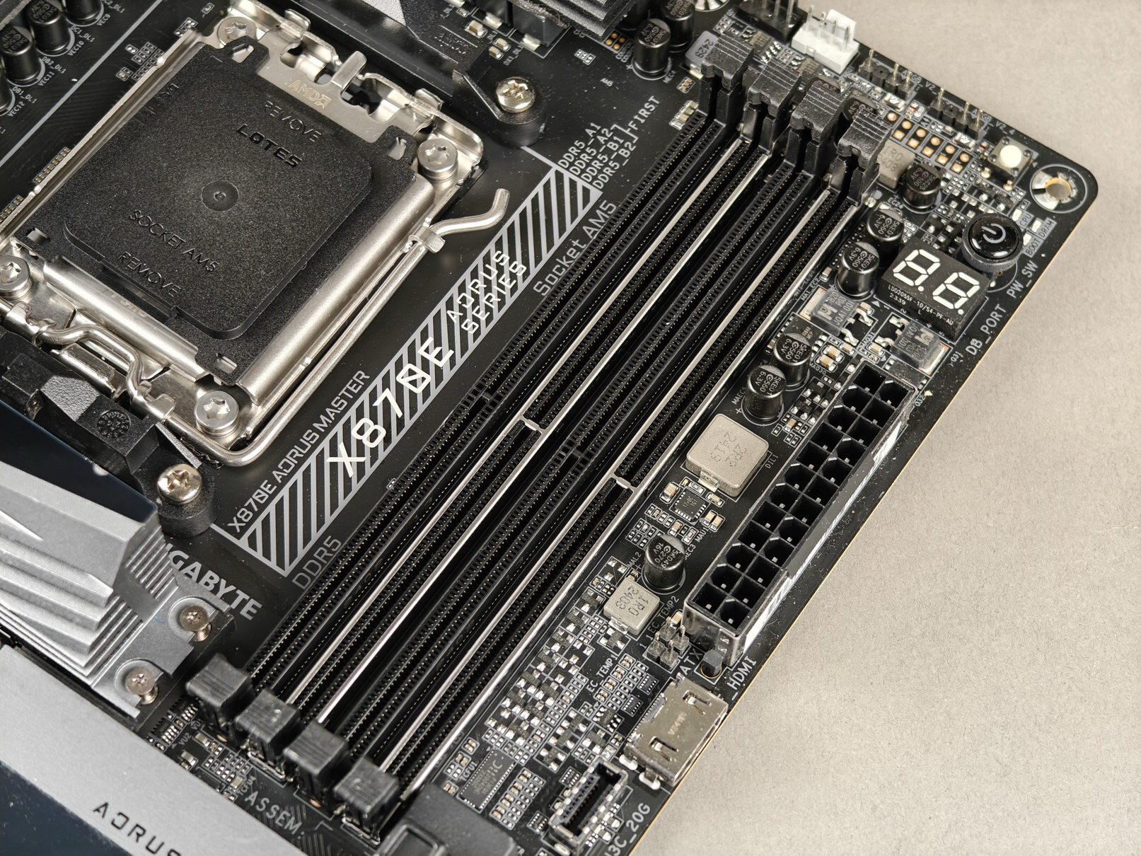 再强调亿次 它就是地表最强游戏处理器!AMD 锐龙7 9800X3D测试 - 第12张 - 智趣东西 再强调亿次 它就是地表最强游戏处理器!AMD 锐龙7 9800X3D测试 - 第12张
