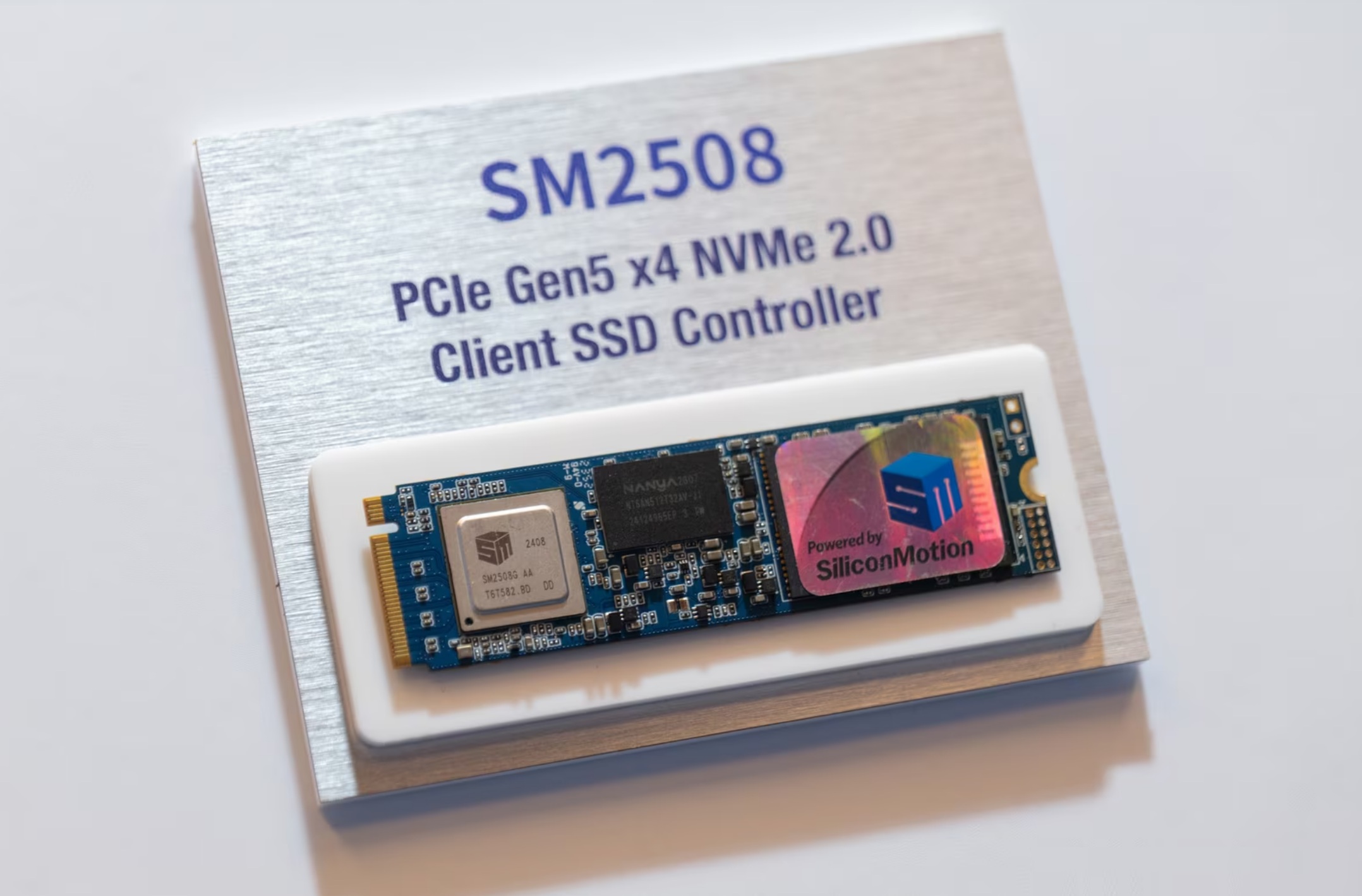 PCIE 5.0+8TB固态大更新!还买要机械硬盘吗? - 第2张 - 智趣东西 PCIE 5.0+8TB固态大更新!还买要机械硬盘吗? - 第2张