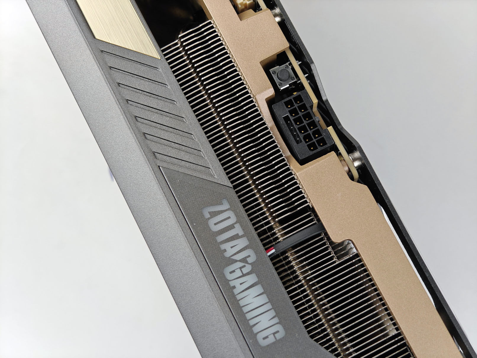 强到没朋友 索泰GeForce RTX 5090 D SOLID OC试用 - 第7张 - 智趣东西 强到没朋友 索泰GeForce RTX 5090 D SOLID OC试用 - 第7张