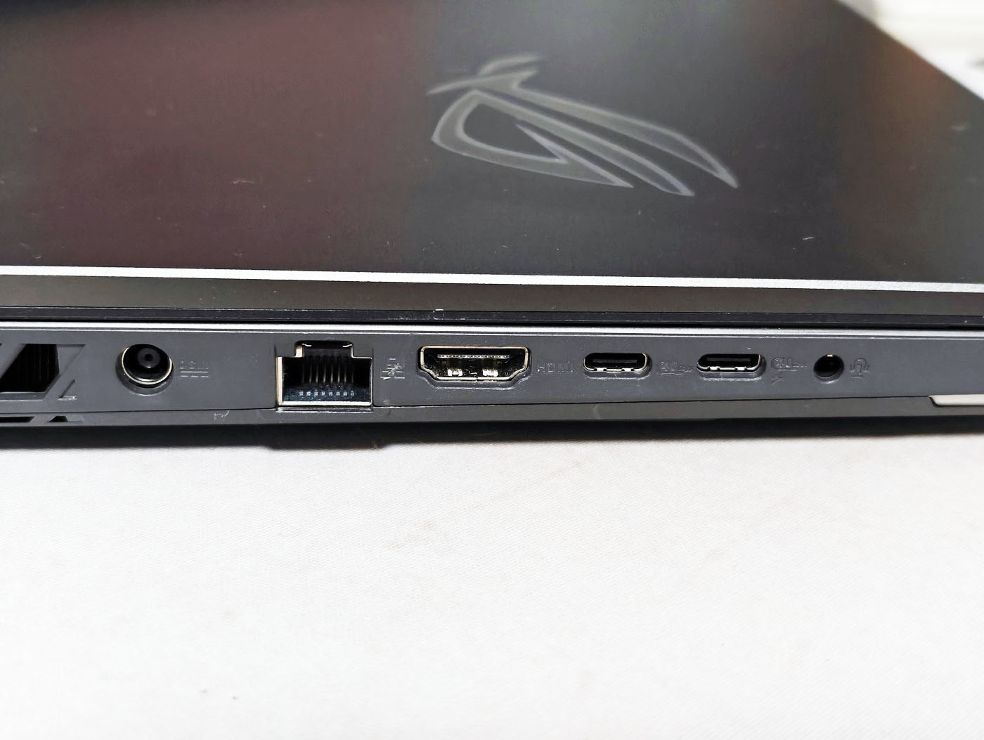 AMD 锐龙9 9955HX3D是如何制霸移动端的?ROG 魔霸9笔记本电脑测试 - 第7张 - 智趣东西 AMD 锐龙9 9955HX3D是如何制霸移动端的?ROG 魔霸9笔记本电脑测试 - 第7张