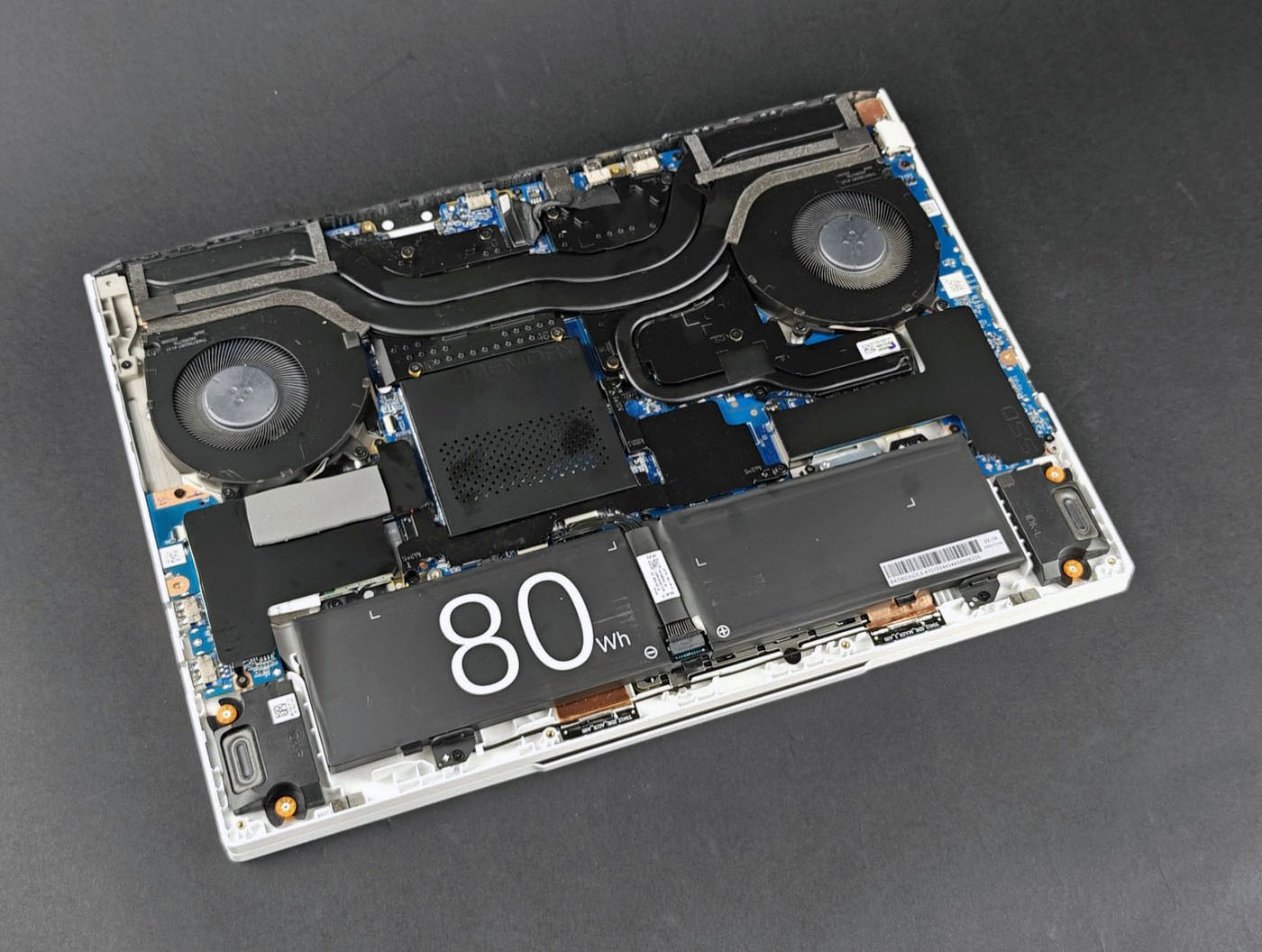 性能终结者AMD 锐龙9 9955HX!机械革命蛟龙16 Pro 2025笔记本测试 - 第11张 - 智趣东西 性能终结者AMD 锐龙9 9955HX!机械革命蛟龙16 Pro 2025笔记本测试 - 第11张