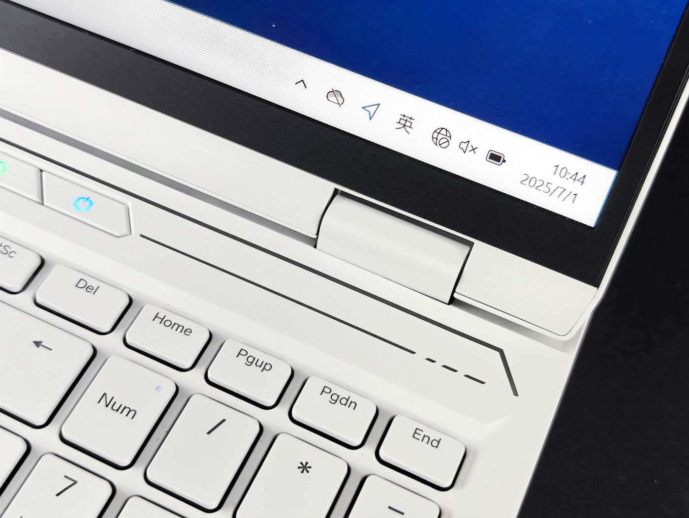 性能终结者AMD 锐龙9 9955HX!机械革命蛟龙16 Pro 2025笔记本测试 - 第5张 - 智趣东西 性能终结者AMD 锐龙9 9955HX!机械革命蛟龙16 Pro 2025笔记本测试 - 第5张