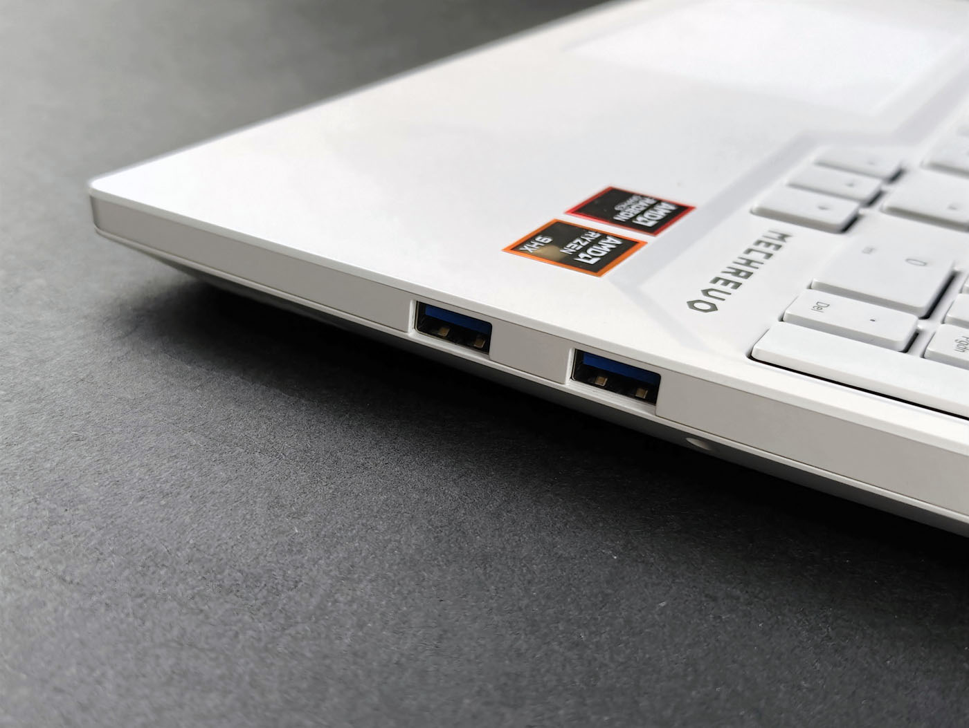 性能终结者AMD 锐龙9 9955HX!机械革命蛟龙16 Pro 2025笔记本测试 - 第7张 - 智趣东西 性能终结者AMD 锐龙9 9955HX!机械革命蛟龙16 Pro 2025笔记本测试 - 第7张
