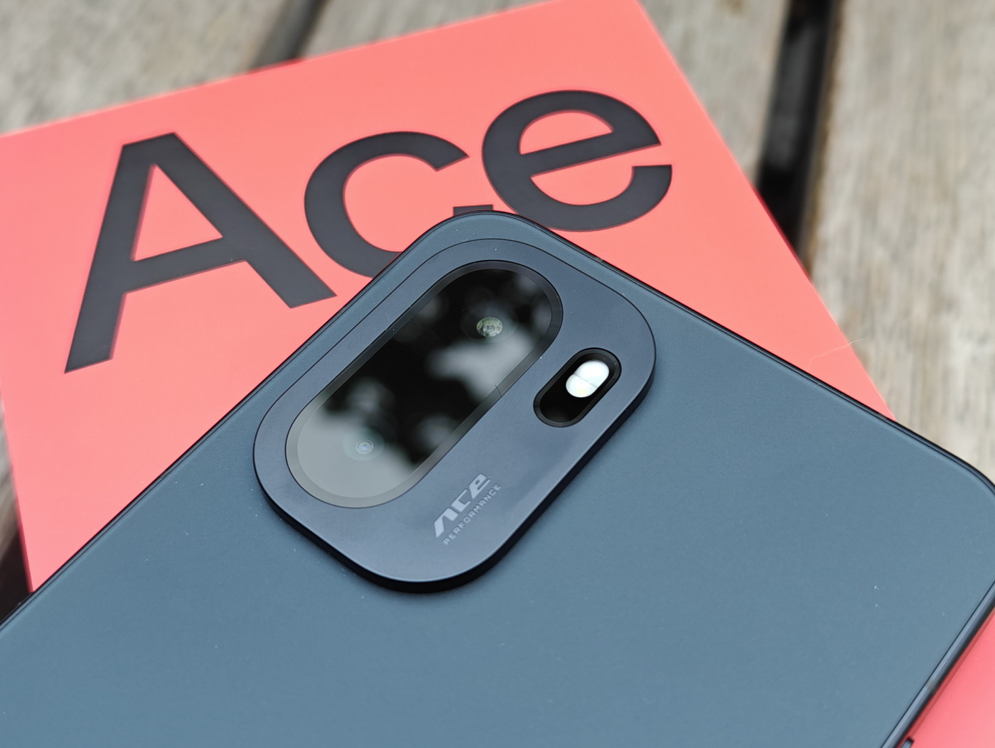 15小时超长续航的满配大杯 一加Ace 6究竟有多超值？