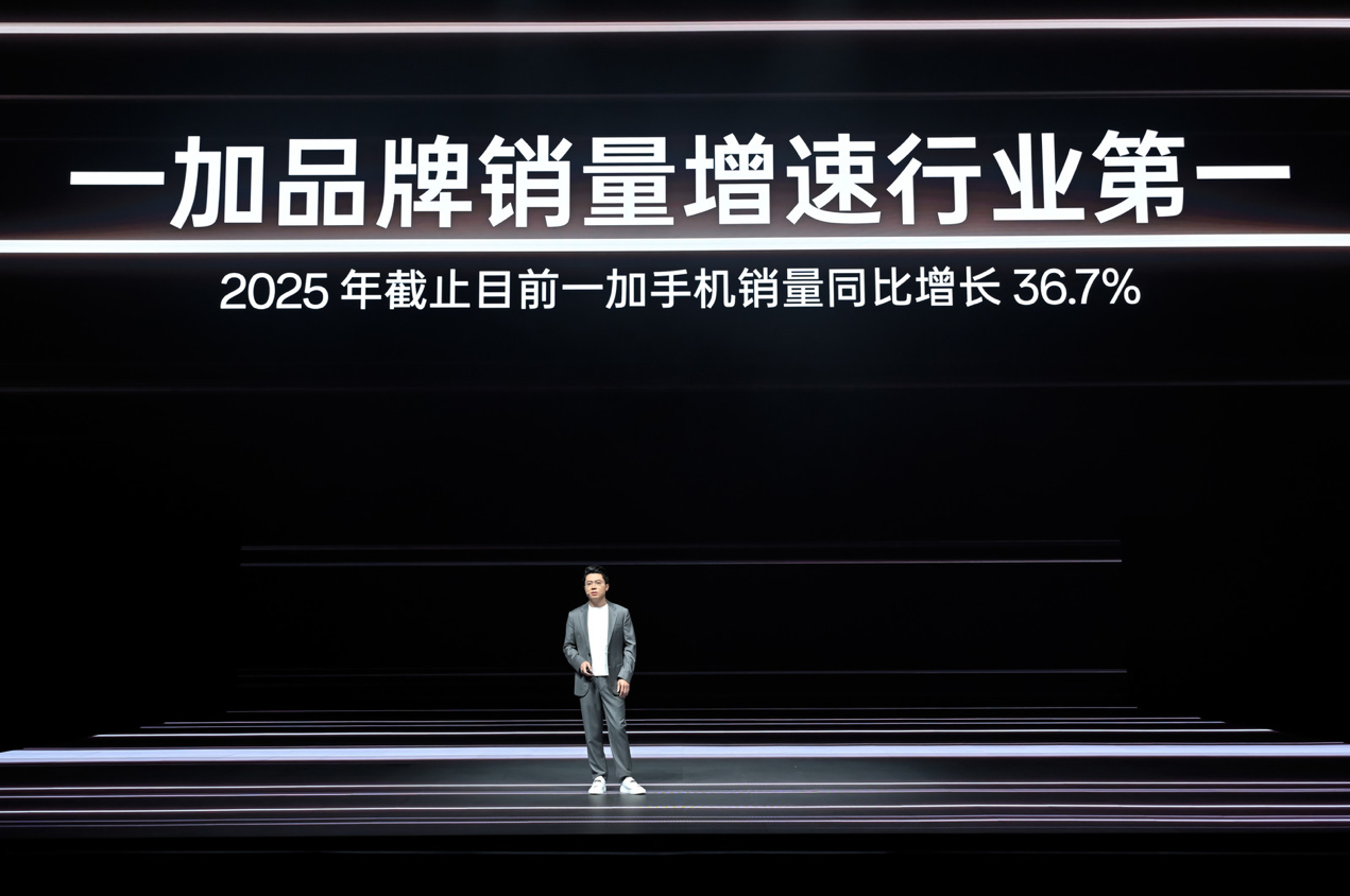 一加15丨Ace 6双舰齐发，「性能 Ultra」一加 15 售价 3999 元起 - 第1张