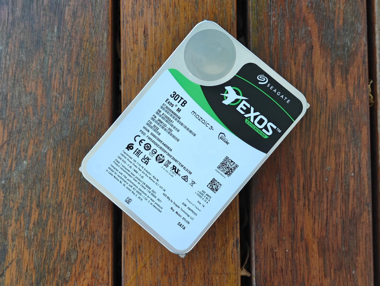 魔彩盒制霸存储！希捷银河Exos M 30TB硬盘首测