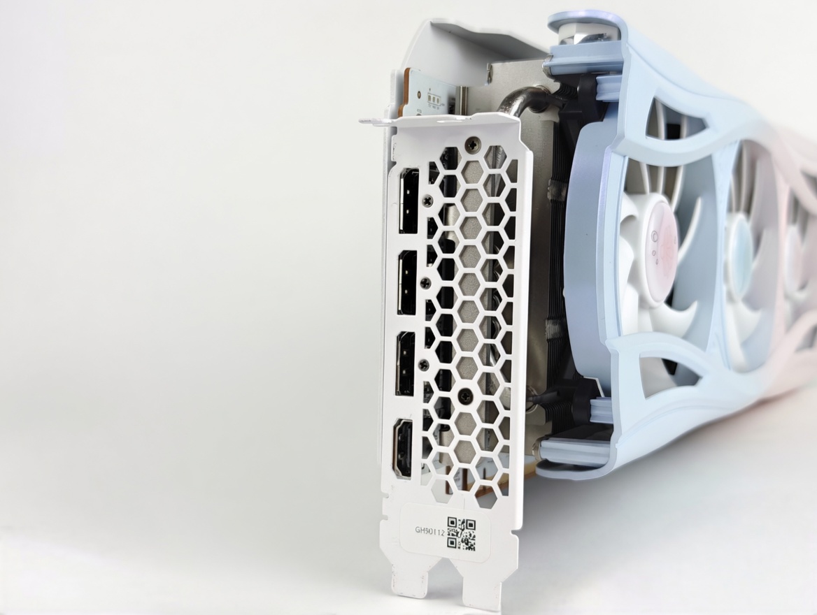 4K游戏综合性能超越RTX 5070 Ti，次世代超值显卡！探秘盈通RX 9070 XT - 第12张