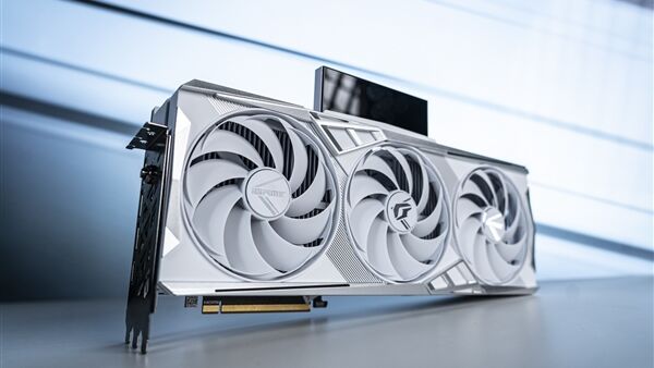 iGame RTX 4090/4080 Vulcan圣洁白显卡亮相