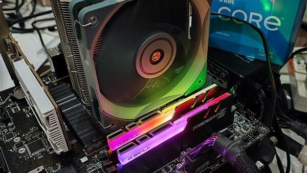 14核心i5-13500偷跑：解锁到154W太生猛了