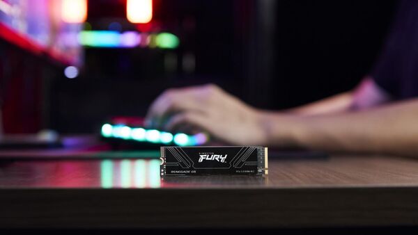 满配固态硬盘之王！Kingston FURY Renegade G5 PCIe 5.0 4TB首测！