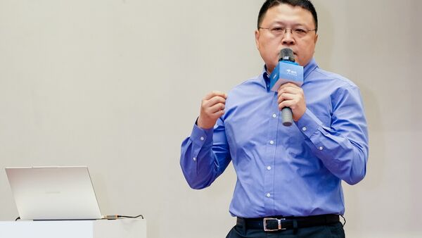 拥抱AI PC：英特尔联手微软、京东，以智能科技点亮校园生活