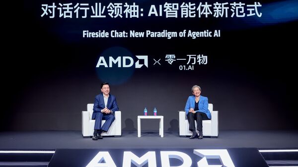 零一万物与AMD联合发布Cube01：李开复博士与苏姿丰博士同台共话多智能体时代的智算基础设施